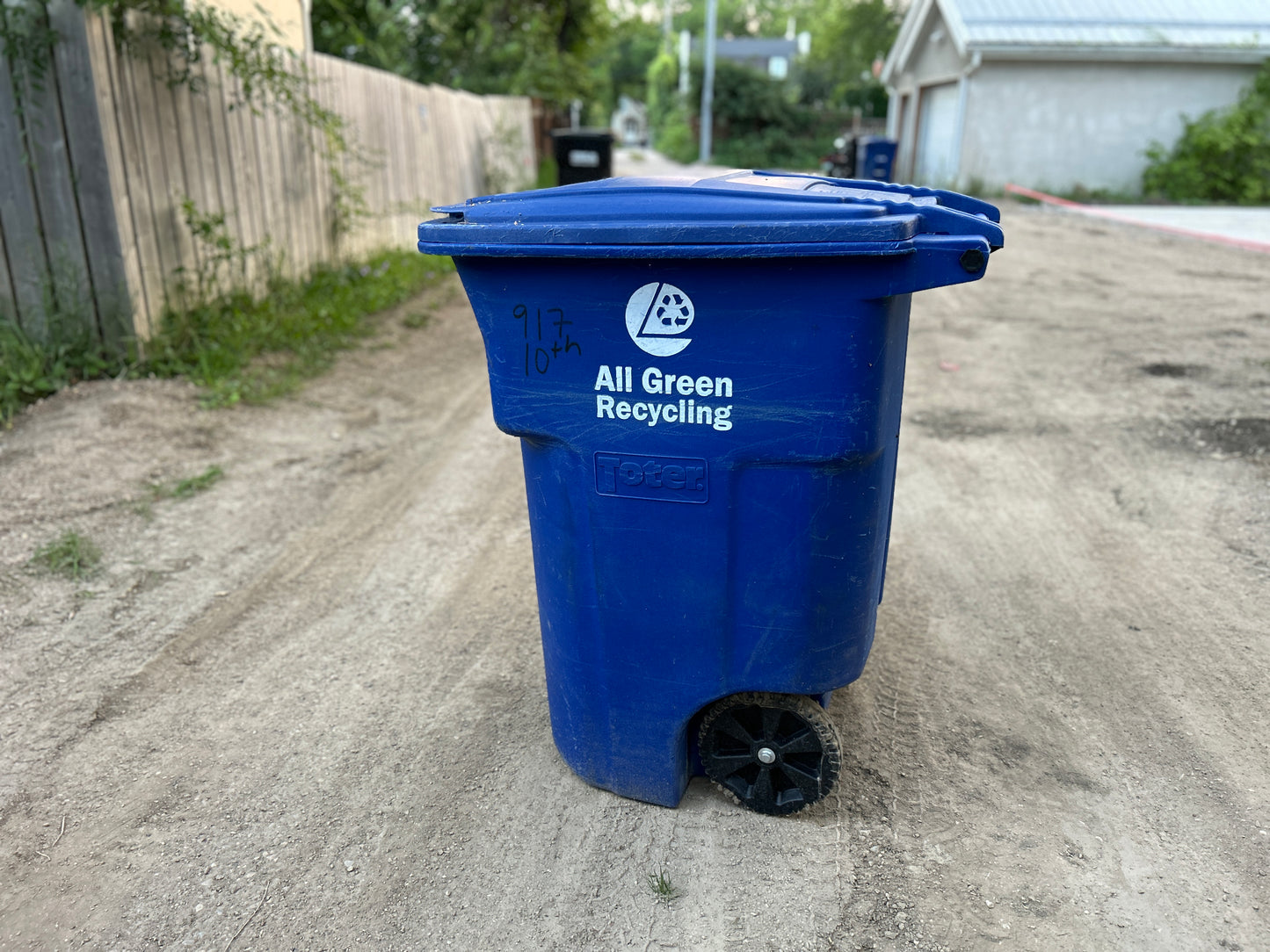 Large residential recycling bin cleaning – Saskatoon
